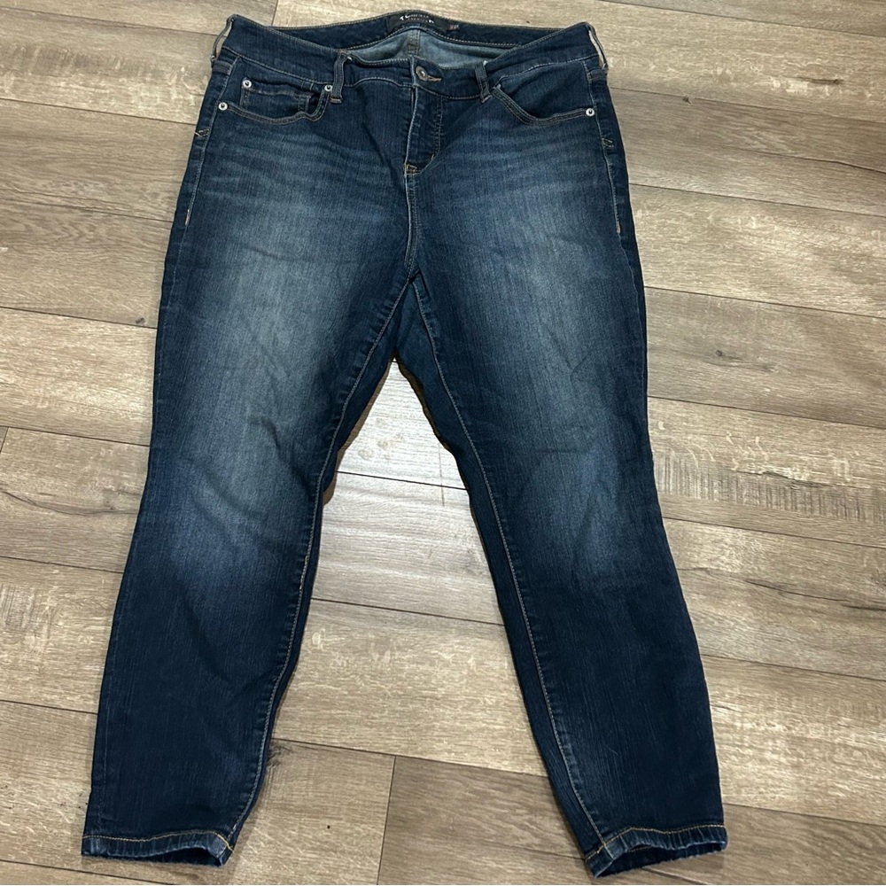 Torrid Premium Jean Stretch High-Rise Curvy Blue Med Wash Plus Size 14 Short